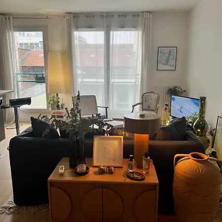 45m2 - A 1 Min Rer A Et 5 Min Metro Berault Apartmán